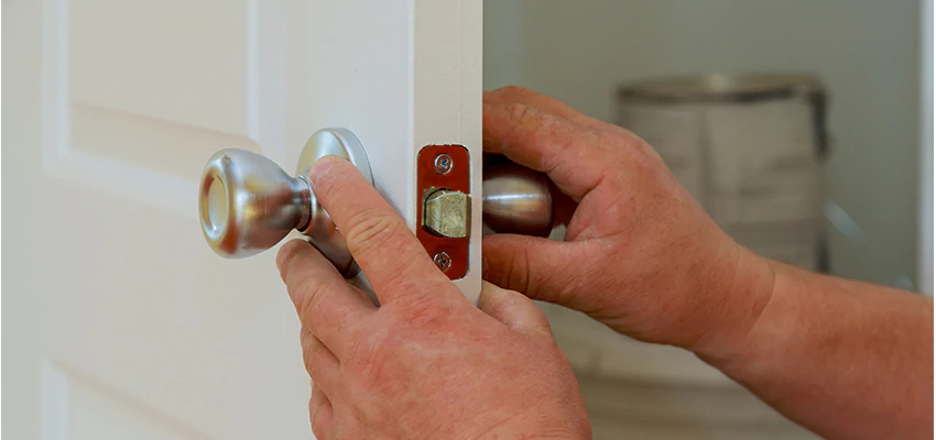 AAA Locksmiths For lock Replacement in North Tustin, California